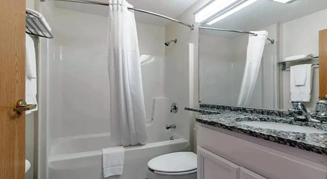 Двухместный люкс SureStay Hotel by Best Western Christiansburg Blacksburg