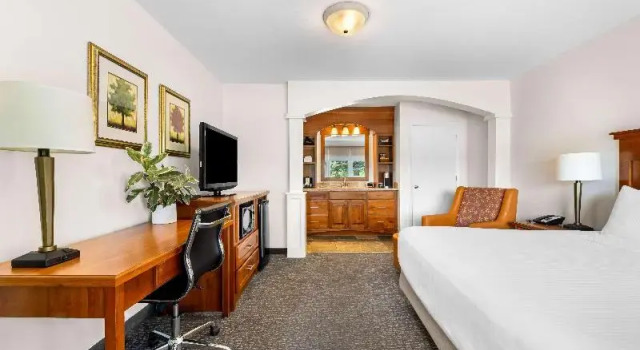 Двухместный номер Standard с балконом Best Western Driftwood Inn