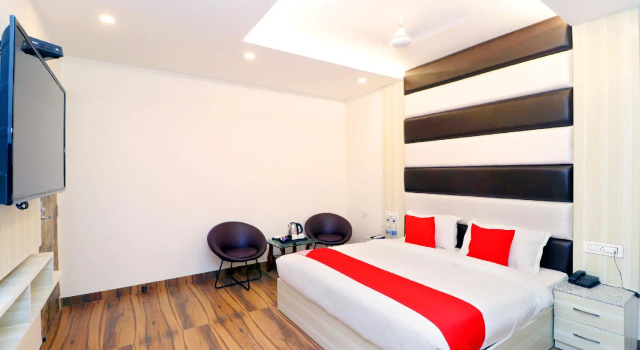OYO 37524 Hotel Wasat, Rezerwuj Hotel Panchkula Delhi