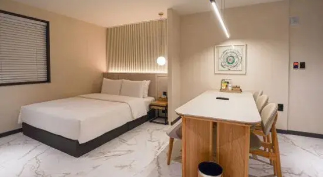 Номер Premier Urban Groove Hotel