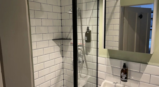Апартаменты Impeccable 4-bed Apartment in Bath