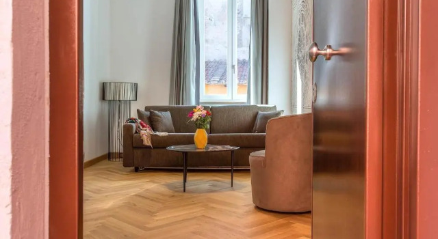 Полулюкс Navona Essence Hotel