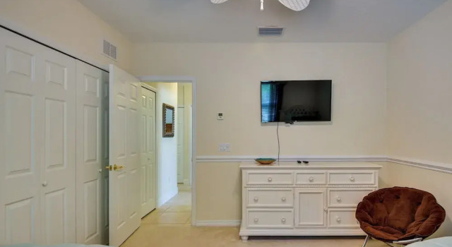 Breezy Palm Coast Golf Retreat w/ Pool + Lanai!, Забронировать Дом для отпуска Коттеджи Палм-Кост, Коттедж