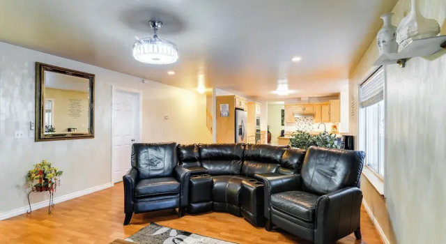 Anchorage Home ~ 8 Mi to Downtown!, Book Feriehus Sommerhuse i Anchorage, Hytte