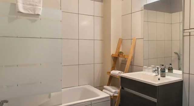 Номер Comfort Logis Hôtel Saint Cyr