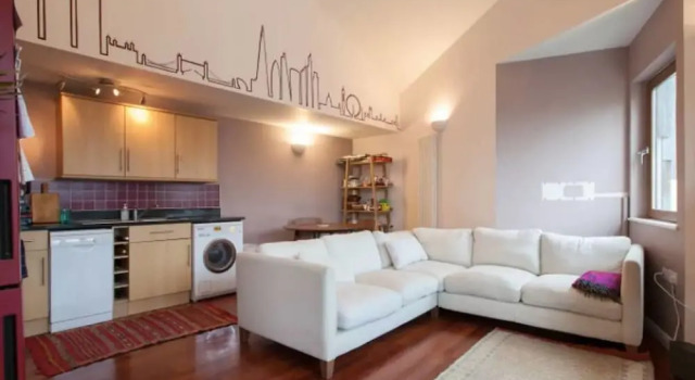 Spacious 2BR Home in Surrey Quays W/terrace, Забронировать Отель Отели Англии 3 звезды, 3*