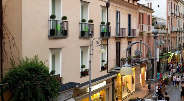 Palazzo Montefusco, Забронировать Отель Сорренто Побережье Сорренто, рядом с Порт Сорренто