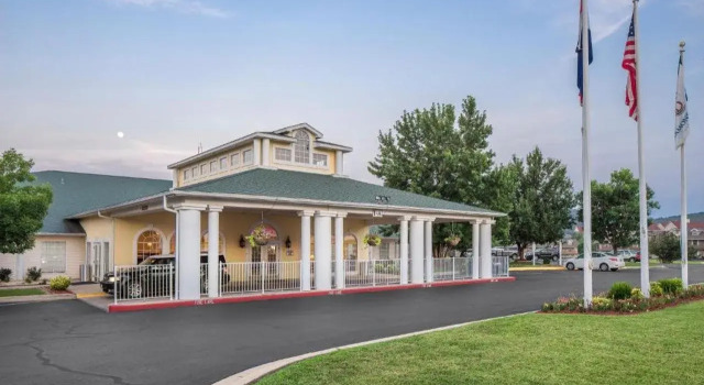 The Suites at Fall Creek, Забронировать Курортный отель Отели Table Rock Lake с парковкой, Парковка