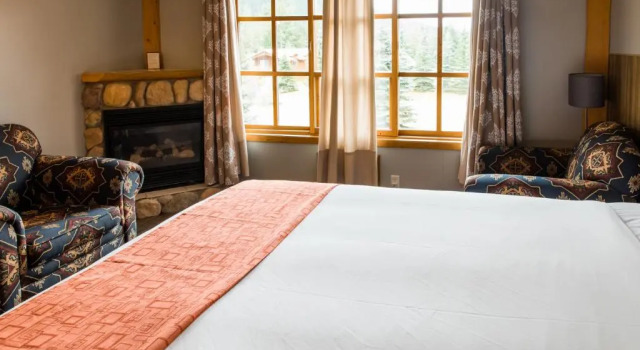 Четырёхместный номер Standard Glacier House Hotel & Resort