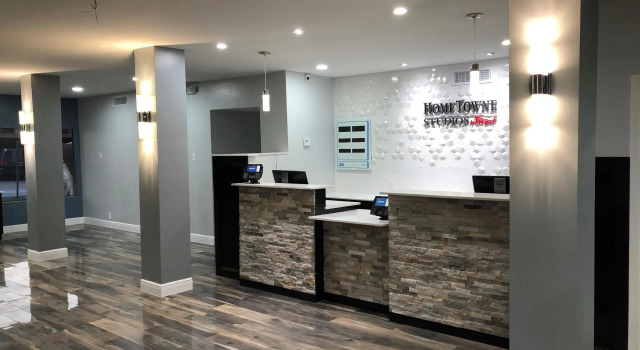 HomeTowne Studios by Red Roof San Antonio E - Frost Bank Center