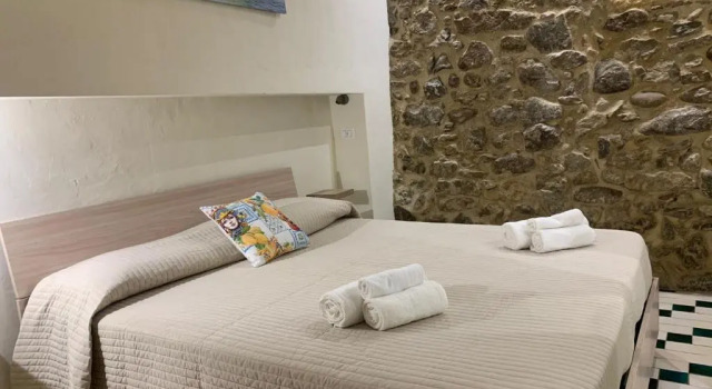 Vitrani's house apartments Cefalù, Забронировать Апартаменты/квартира Чефалу Madonie Regional Natural Park, рядом с Собор Чефалу