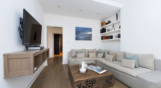 Gorgeous 2BR in Sherlock Holmes' Baker Street!, Забронировать Отель Вестминстер Лондон, рядом с Бейкер стрит