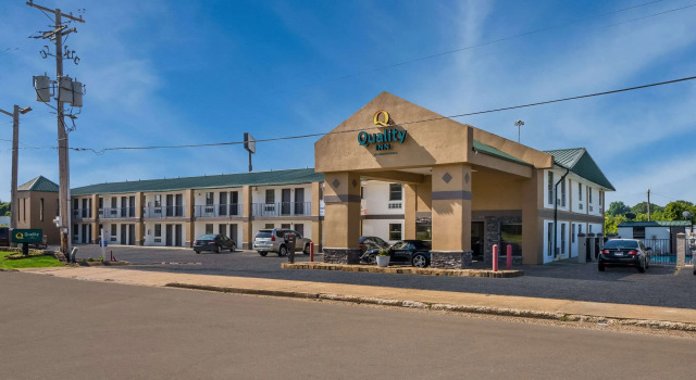Quality Inn, Book Hotel Hoteller i Brownsville med pool, Swimmingpool