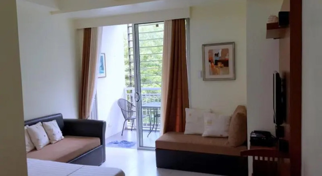 Pico De Loro - Myna B Studio, Забронировать Отель Назугбу 