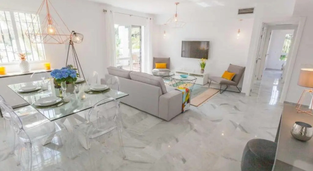 Апартаменты Exquisite Penthouse Suite with Rooftop Terrace