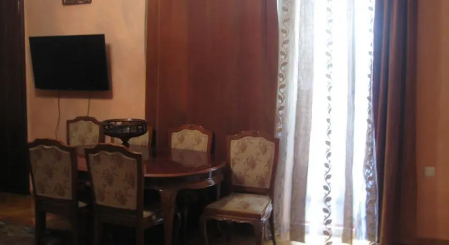 Ника 2005, Book Apartment Batumi 