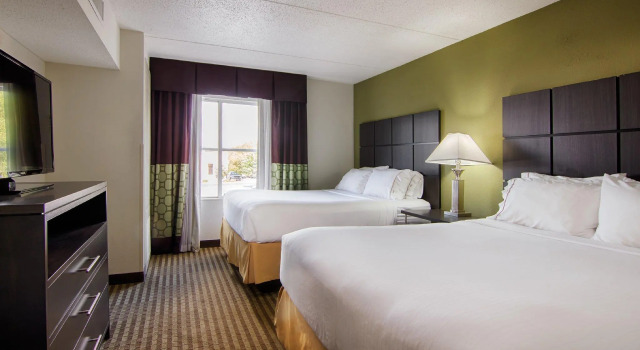 Четырёхместный номер Standard Holiday Inn Express Hotel & Suites Mooresville - Lake Norman by IHG