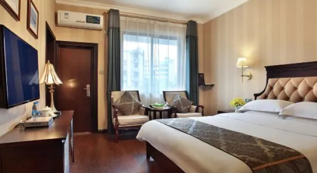 Люкс Classic Yu Hill Hotel (Guilin Arctic Square)