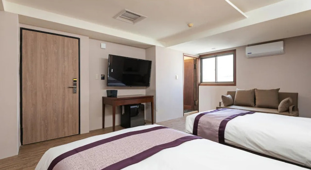 Двухместный номер Superior Mercury Hotel Taichung
