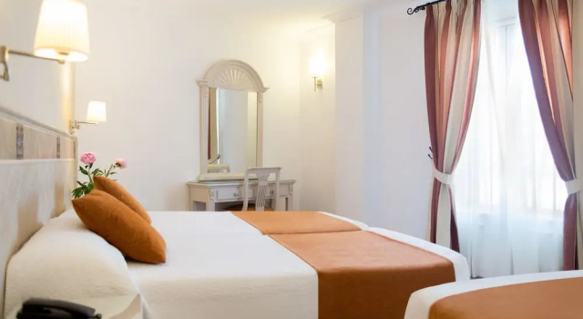 Номер Standard с балконом и с видом на город Hotel Plaza Cavana
