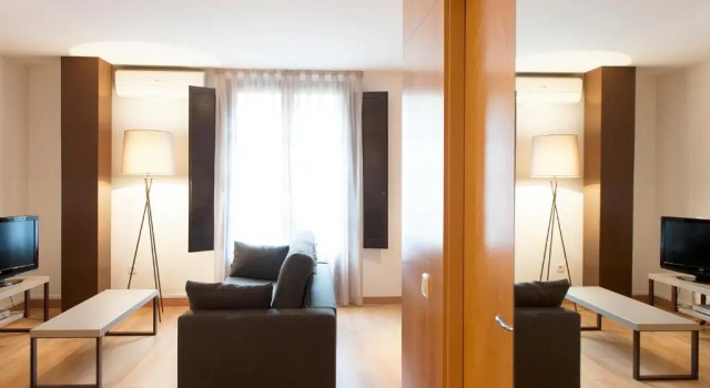 Студия с красивым видом из окна Aspasios Plaza Real Apartments