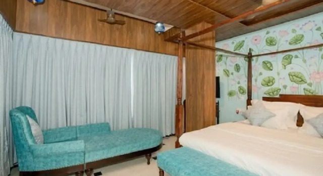 Люкс Luxury Jheel Hotel and Restaurent