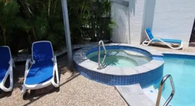 Studio Apartment Mooloolaba Beach Holiday Management, Забронировать Апартаменты/квартира Отели Мулулаба с парковкой, рядом с Пристань для яхт в Мулулаба, Парковка
