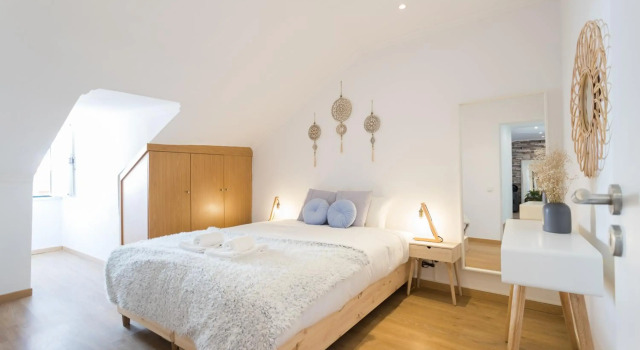 Rato Cozy 3BR w/balcony - by LU Holidays