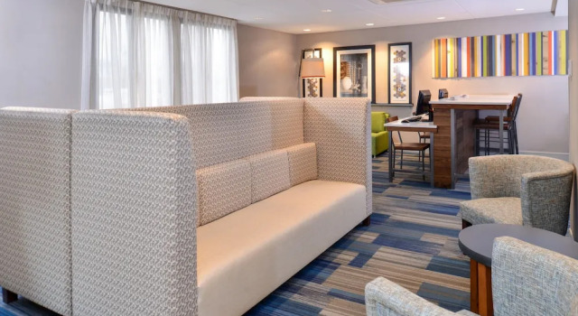 Hampton Inn Rochester South, Varaa Hotelli Hotellit New York State uima-altaalla, Uima-allas