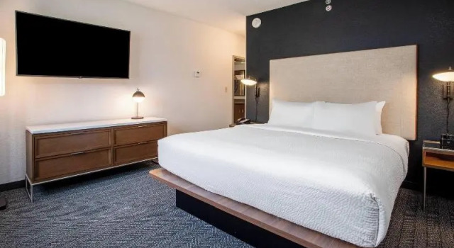 Двухместный люкс c 1 комнатой Courtyard by Marriott Orlando Altamonte Springs Maitland
