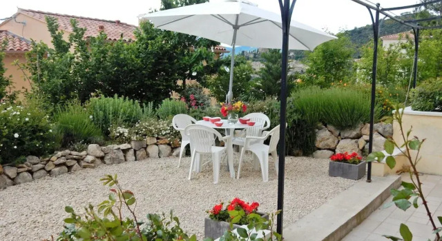 Апартаменты Modern Terrace Stay Montbrun