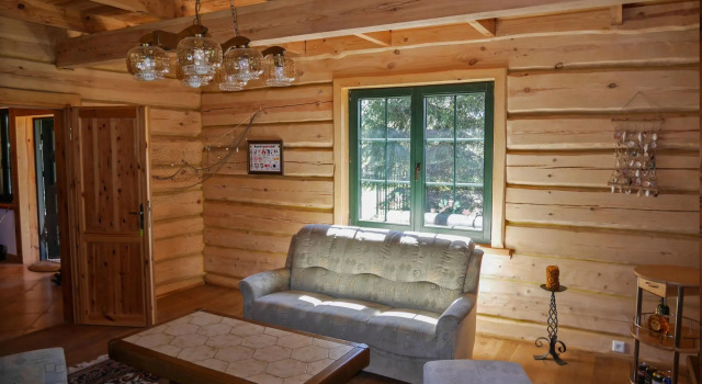 Wooden Cottage in Czarny Mlyn With Garden and Barbecue, Varaa Lomakoti Hotellit Pommeri pysäköinnillä, Pysäköinti