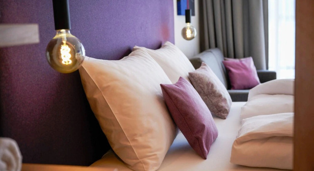 Полулюкс Wellness und Brunch Hotel MorgenZeit beheizter Naturteich Genuss Frühstück bis 13 Uhr Hochkönig Sommercard