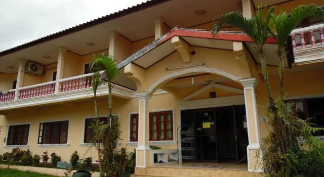 Sechaleunkham Guest House, Rezerwuj Pensjonat Vang Vieng Prowincja Wientian