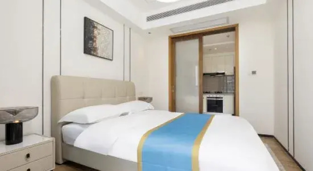Люкс с 2 комнатами с балконом и с видом на море Sanya Yunya Haige Design Art Hotel (Nanshan Temple Yazhou Bay Beach Branch)