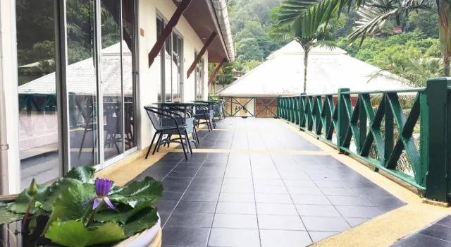 Номер Deluxe Serenity Lakeside Resort