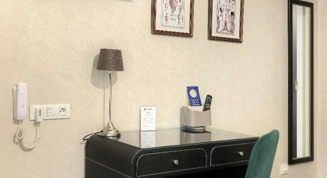 Двухместный номер Standard с балконом Best Western Hôtel Brittany La Baule Centre & Plages