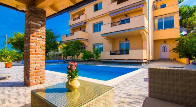 Апартаменты c 1 комнатой с балконом и с видом на бассейн JURIĆ Apartments-Rab