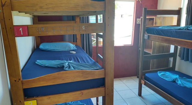 Кровать в общем номере (женский номер) Mundo da Lua Hostel