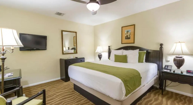 Номер Standard Coast Village Inn