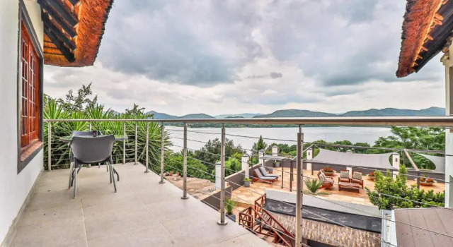 Люкс Deluxe Galagos Guest House