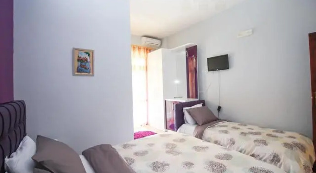 Hotel Zhironi