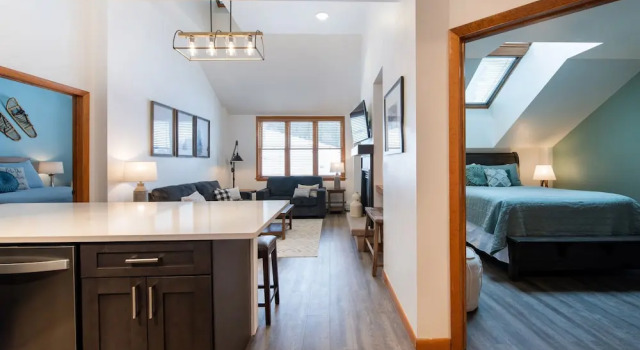Zephyr Mountain Lodge, Condo , 7th Floor Forest and Slope View (Premium-Rated Condo 1705), Забронировать Отель Винтер Парк Winter Park - Fraser, рядом с Лыжный подъёмник Iron Horse