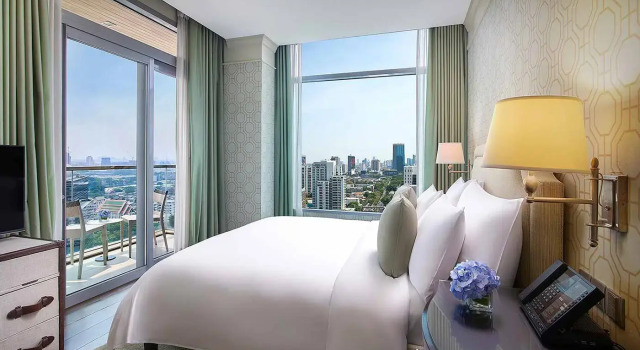 Люкс с 3 комнатами Отель Oriental Residence Bangkok