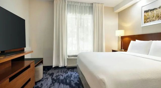 Двухместный люкс Fairfield Inn & Suites Savannah I-95 South