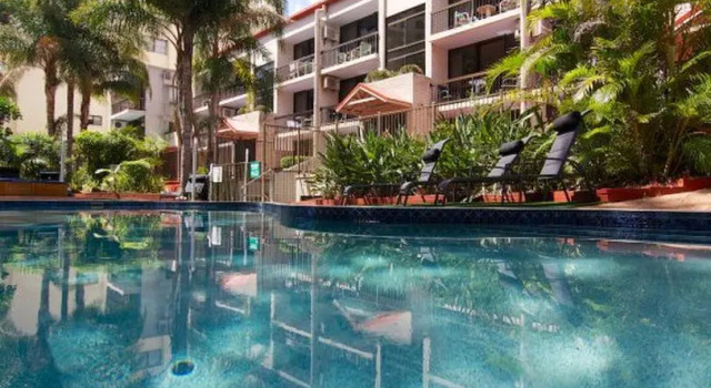 Апартаменты Trickett Gardens Holiday Inn