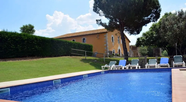 Vibranr Holiday Home in Aiguaviva With Swimming Pool, Buchen Sie Ferienhaus Aiguaviva Katalonien