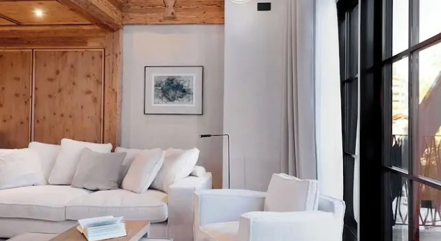 Апартаменты с балконом и с видом на озеро BelArosa Chalet - the luxury hideaway in the Swiss Alps