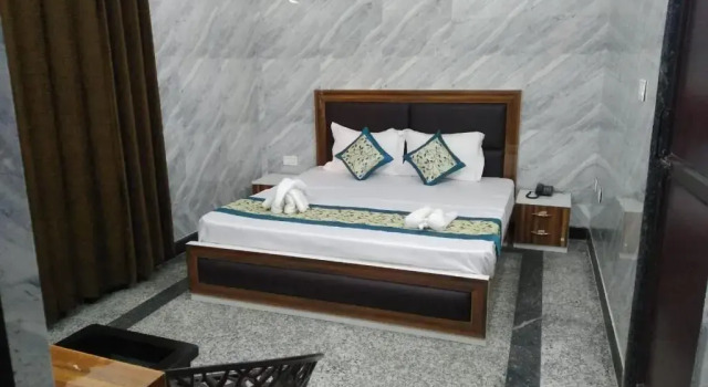 Hotel Amar Leela, Rezervovat Hotel Rājpur Uttarakhand