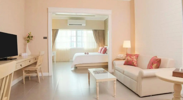 Номер Standard The Raya Surawong Bangkok